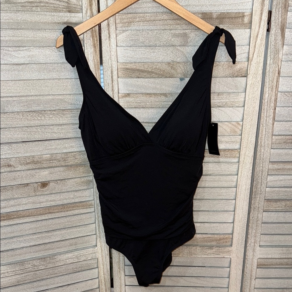 Jantzen Black Women's One Piece Swimsuit
